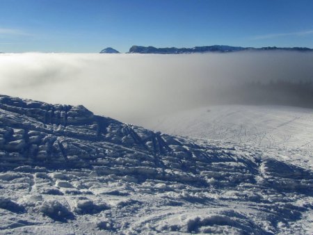 Mer de nuages jusqu’à environ 1500m.