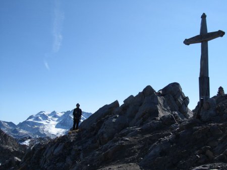 La Croix des Verdons devant Péclet Polset.