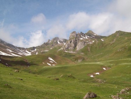 au fond le col et le Mont du Coin