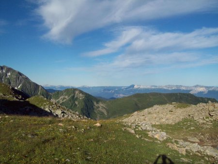 En face : le Col de Claran