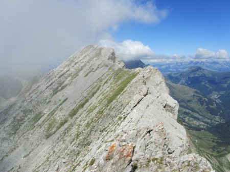 Arête étroite et exposée.