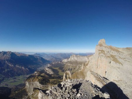 Sommet et vue sur l’Aiguille rouge