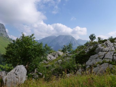 Le Pécloz dans les nuages aussi