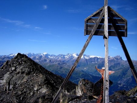 Du Sommet Nord, le Sommet Central et les Ecrins.