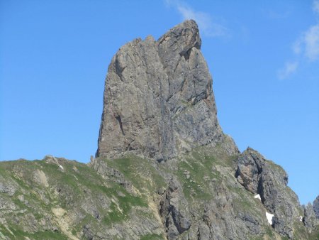 L’imposante Pierra Menta.