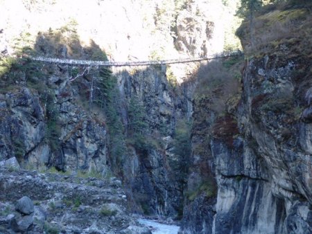 Namche pont