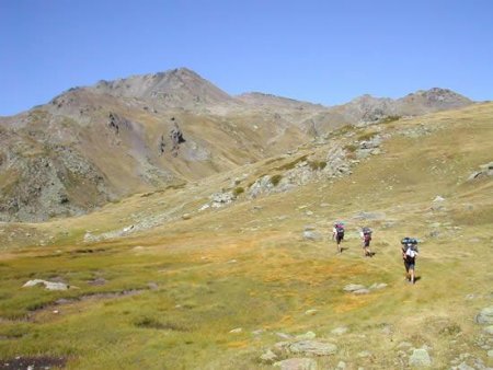 On Rejoint ensuite le Lac Long (2387 m)