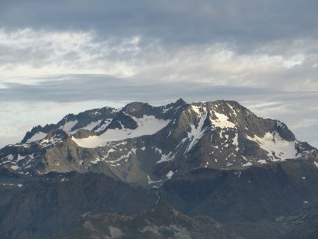 Le massif de Peclet Polset.