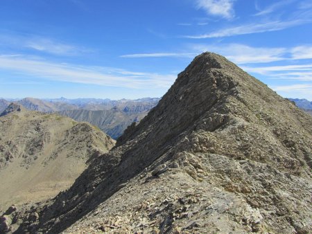 La descente de l’arête ouest.