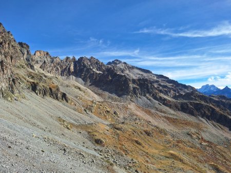 Cirque de la Muande Blachonne avec le Pic Turbat et l’Olan au centre de la photo