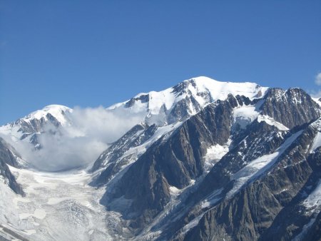 Le Col Infranchissable devant le Mont Blanc.