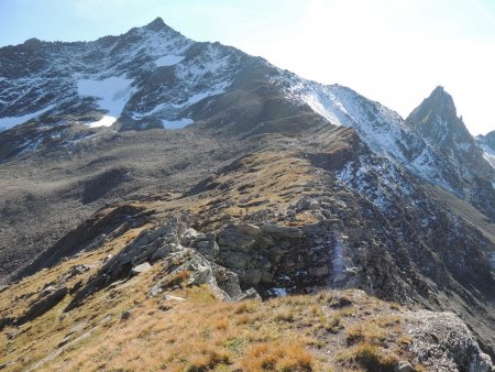 L’arête jusqu’au sommet de la Pointe de la Combe Neuve.