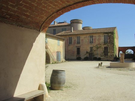 Pour se remettre de la rando, rien de tel qu’une bonne dégustation de côtes de Provence. Dans le secteur les domaines sont plutôt très renommés.