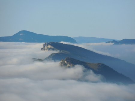 La Montagne de la Pale et le Rocher du Baconnet émergent