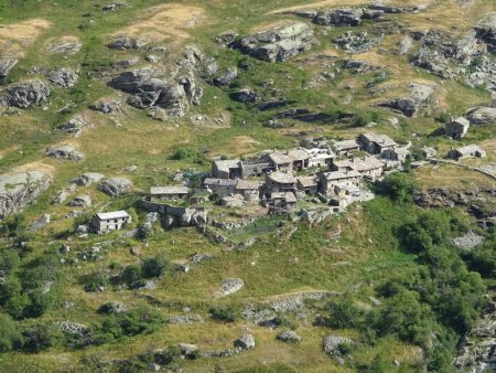 Village de l’Ecot en montant.