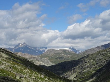 Rétro avec les glaciers de Vanoise et Dômes de Chasseforêt.