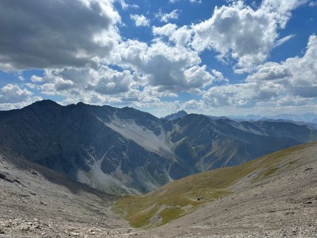 Au loin le Pic de Rochebrune.