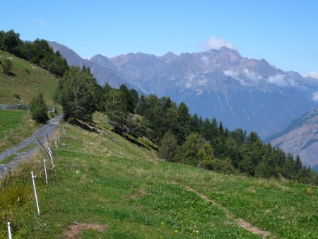 La route forestière de Villard-Notre-Dame au col du Solude.