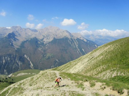 La montée au col, dans le rétro vers la Tête de Siguret.