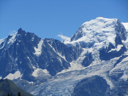 L’Aiguiille du Midi et le Mont Blanc du Tacul.