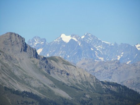 Zoom sur le Pelvoux et la Barre des Ecrins.