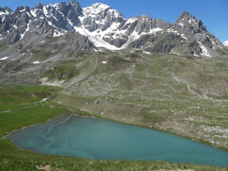 Lac (temporaire) des Mottets et le Grand Galibier.