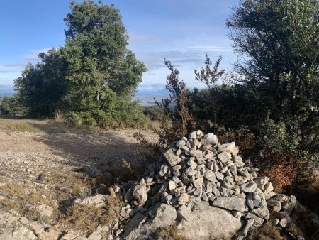 Cairn à la fin du sentier de montée.