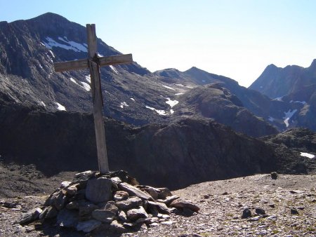 Le Col de l’Autaret devant la Pointe de la Valette.