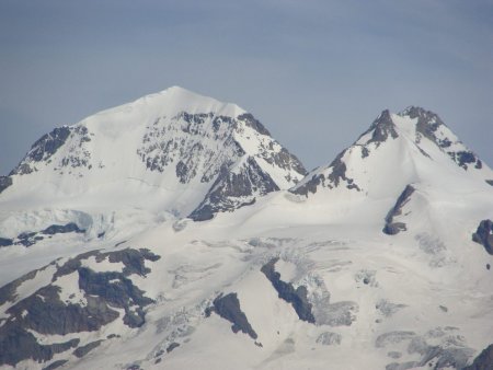 Le Monch (à gauche).