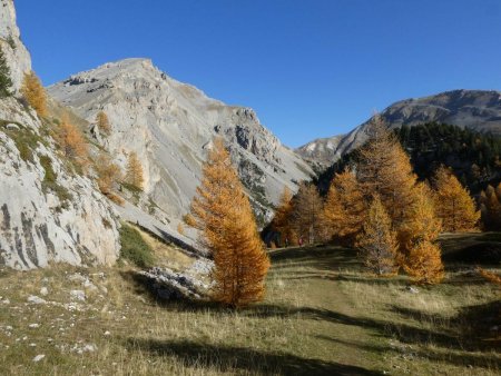 Pic de Beaudouis, Clot la Cime à droite.