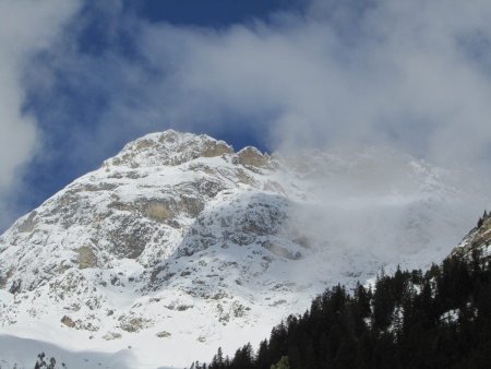 Vue vers le Rocher de Plassa.