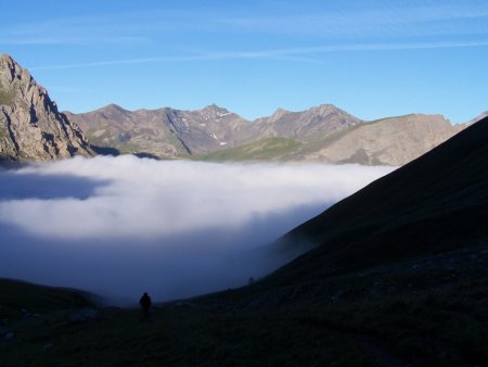 Sortie de la mer de nuages au camp des Rochilles