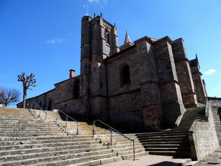  Collégiale de Saint-Bonnet-le-Château.