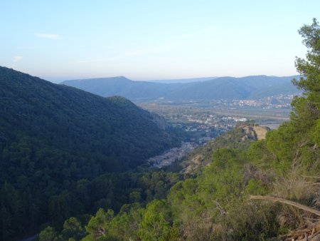 Au-dessus du village des Mées