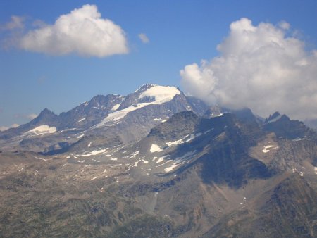 Le Grand Paradis (4061m).