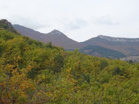 Dernier regard sur la sommet de la Platte, le mont Burlet et le pic St-Cyr