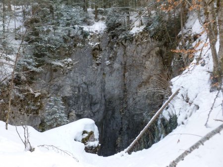 La grotte de la Glacière