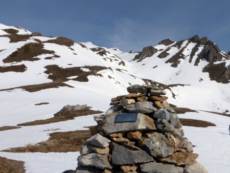 Roche à Thomas, cairn dédié à un guide