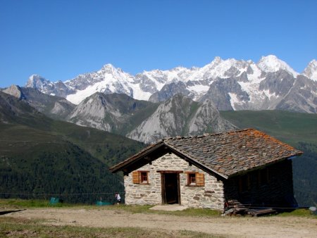 Dans la montée du col de Mille : une «fromagerie»