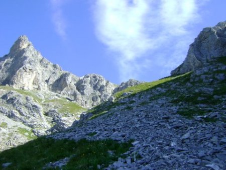 Le col n’est plus très loin. Mais que c’est bon de monter à l’ombre.