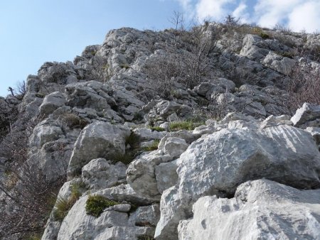 Au choix : Soit l’arête, soit le couloir à droite...