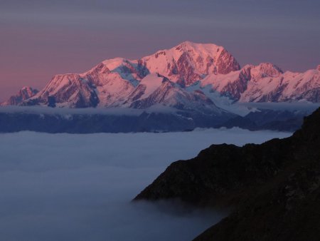 Seul le Mont Blanc aura droit aux couleurs...