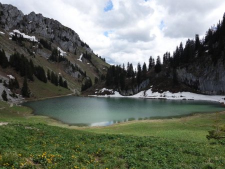 Le lac d’Arvouin...