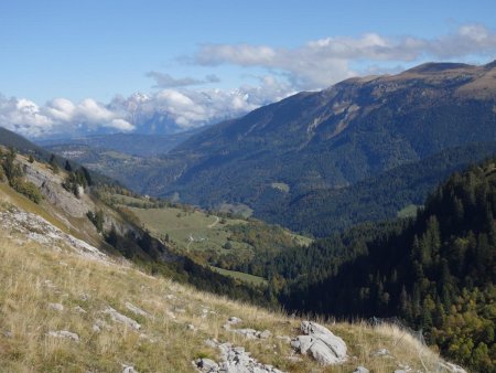 Grand beau sur la vallée du Reposoir.