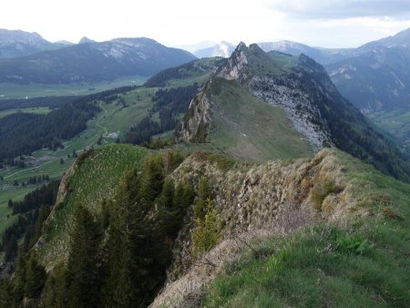 Vur sur les crêtes de l’Ovine et la Pointe de Puvat.