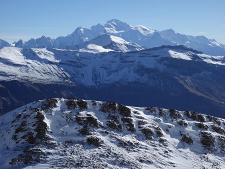 Regard vers le Mont-Blanc, avec devant celui des Dames (le Buet).