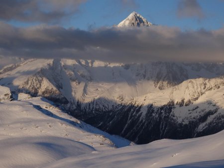 L’Aiguille Verte en quête de ciel bleu...