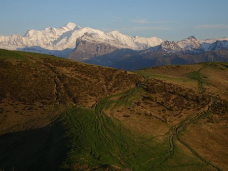 Le Mont Blanc trône toujours dans le paysage...