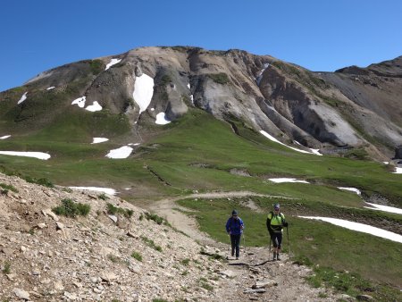 Dans la montée au démarrage de la randonnée