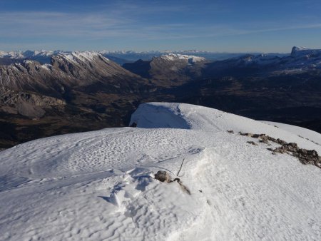 Panorama au sommet, avec au fond les sommets du Queyras.